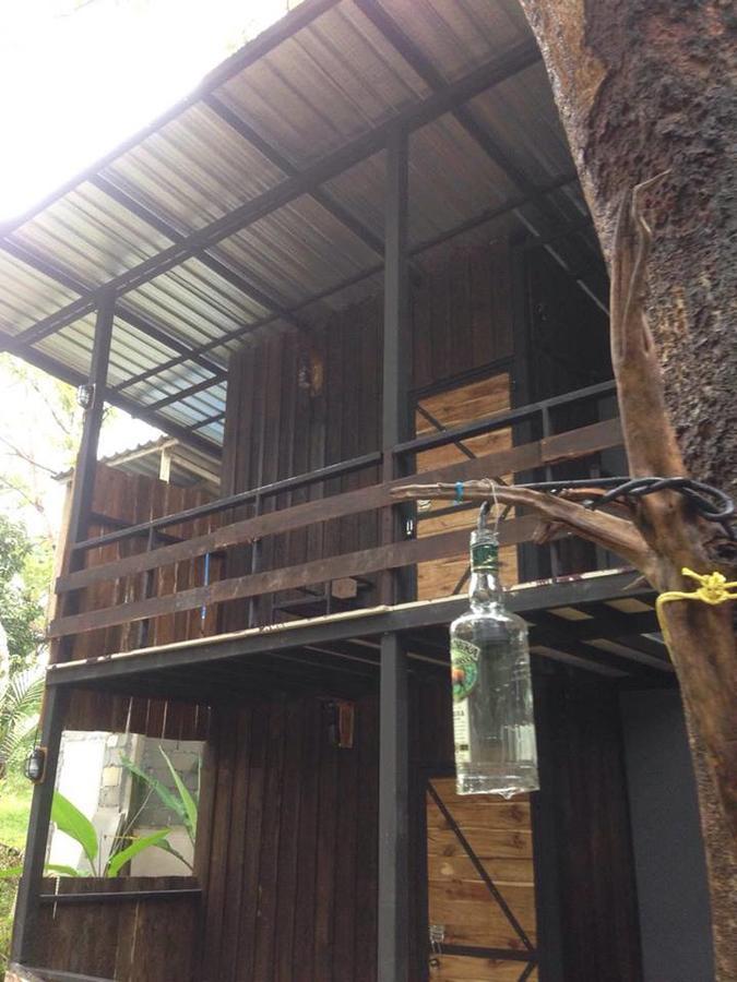 The Shadow House & Bar Hotel Koh Phayam Exterior photo